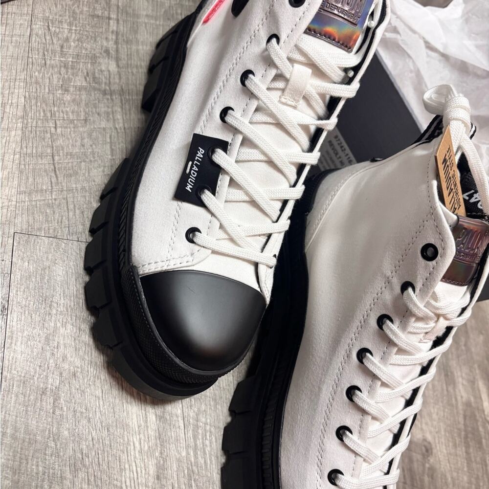 Palladium Women’s Revolt High-Top Boots Size 8.5 New in Box - Picture 2 of 4